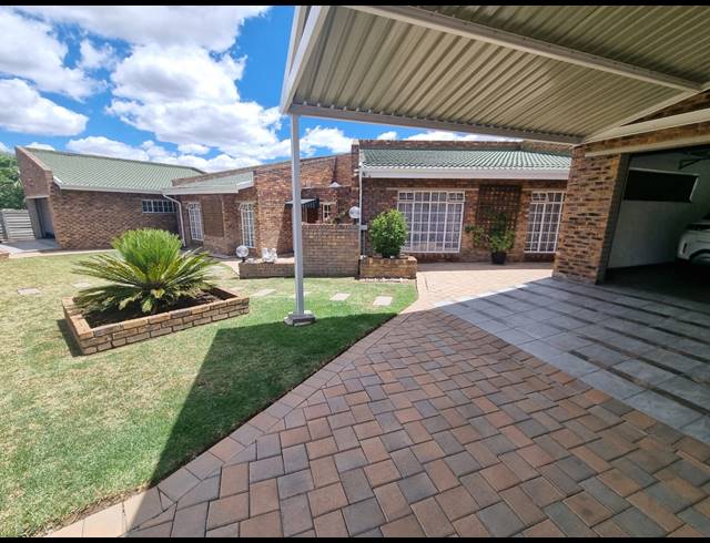5 BEDROOM HOUSE FOR SALE IN BRACKENDOWNS